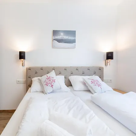 In Near Slopes 木屋 *